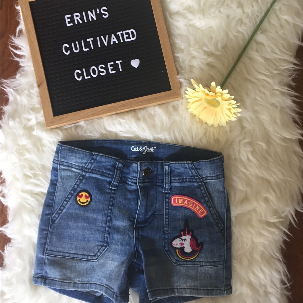 Girls emoji shorts cat and Jack size medium 🦄